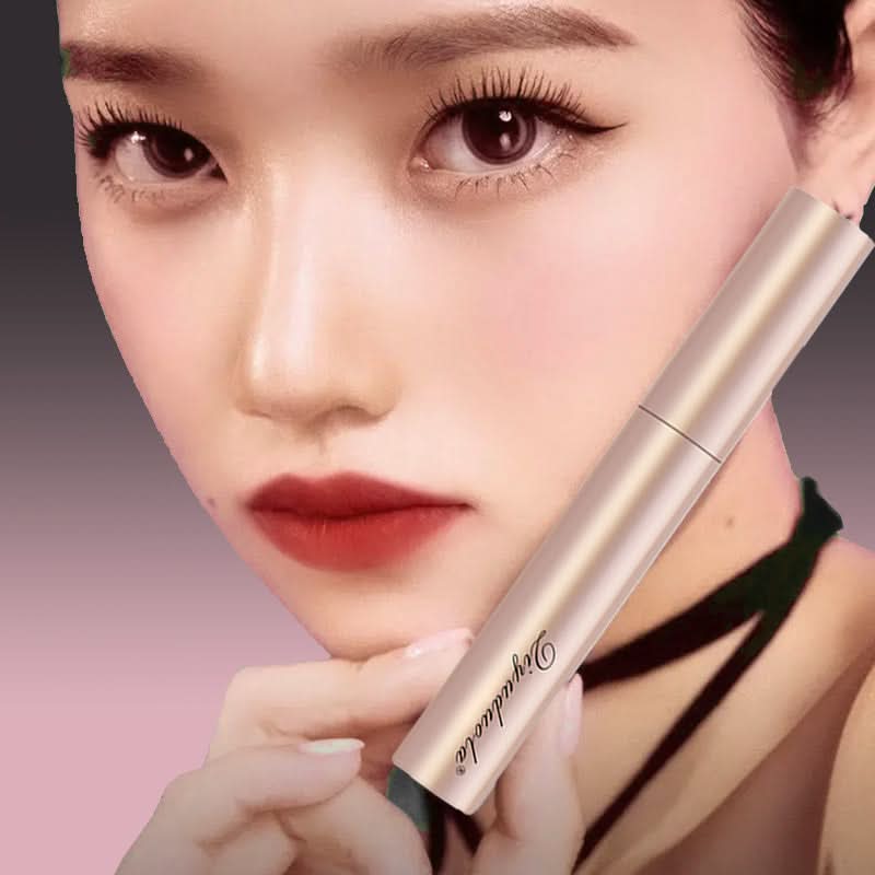 Waterproof Mascara Resists Tears, Sweat, and Humidity