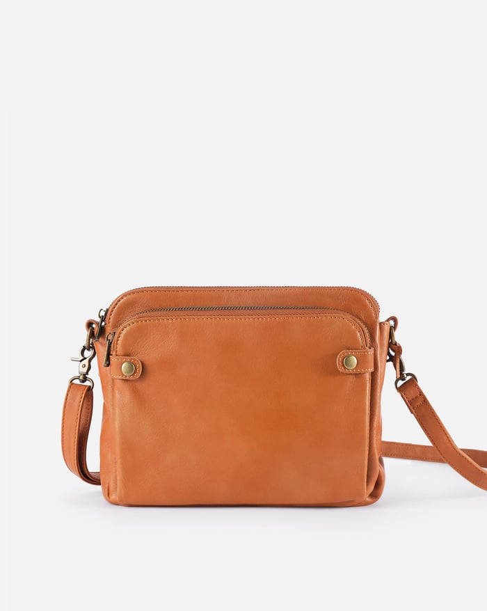 Sleek Leather Crossbody Bag for Everyday Essentials