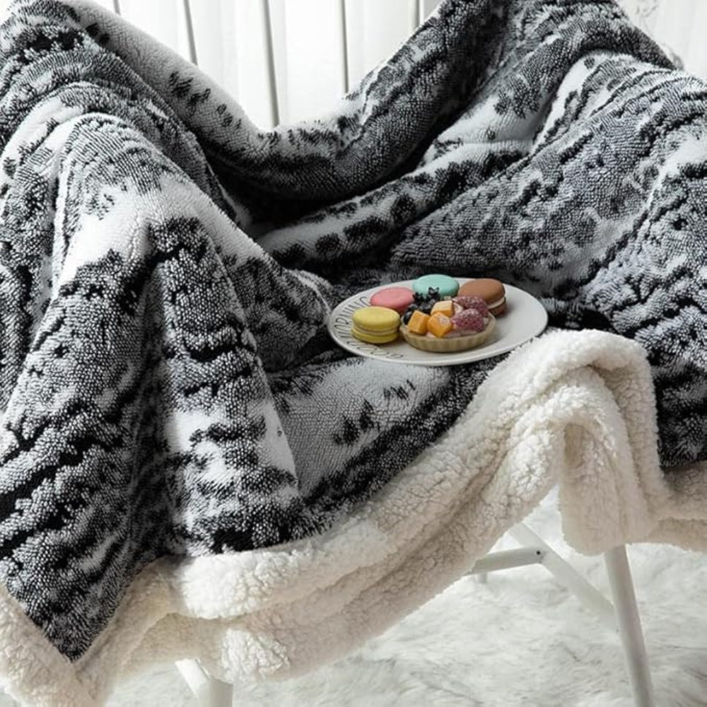 Luxura Plush Velvet and Sherpa Throw Blanket