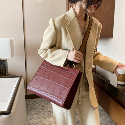 Stylish Travel Bag with Ample Storage Space