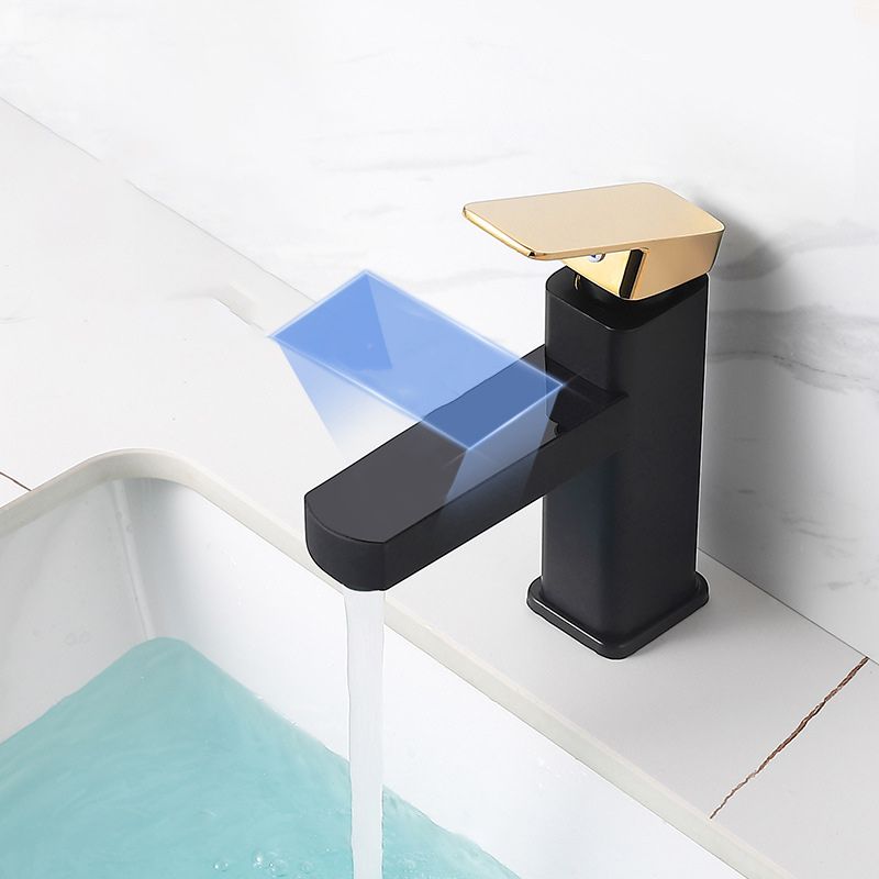 Modern Bathroom Sink Faucet with Digital Display – Low Arch Monochrome