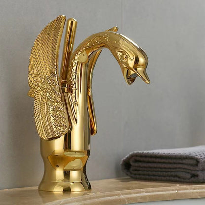 Brass Bathroom Sink Faucet with Single Handle for Hot and Cold Water