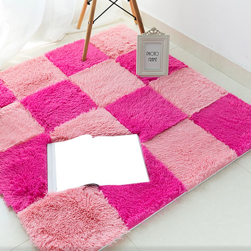 Interlocking Shag Carpet Tiles in Color Block Design – Modern Floor Covering