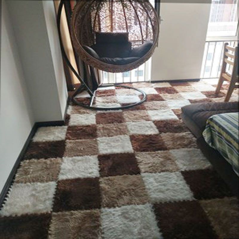 Interlocking Shag Carpet Tiles in Color Block Design – Modern Floor Covering