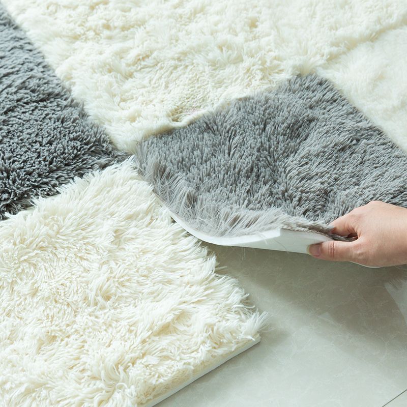 Interlocking Shag Carpet Tiles in Color Block Design – Modern Floor Covering