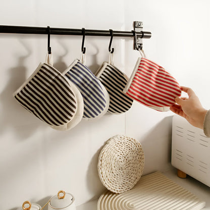 Elegant Striped Oven Mitts for Safe Cooking