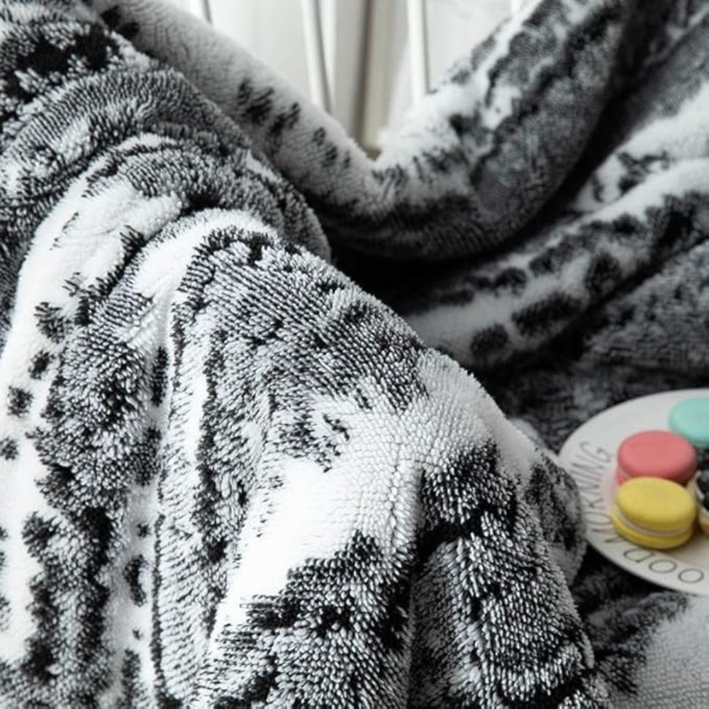 Luxura Plush Velvet and Sherpa Throw Blanket