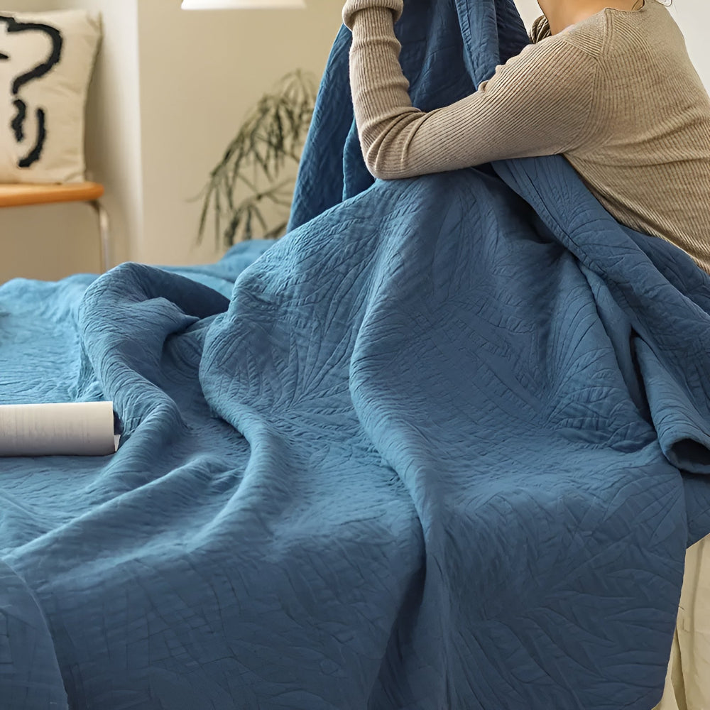Cozy Leaf Design Cotton Throw Blanket