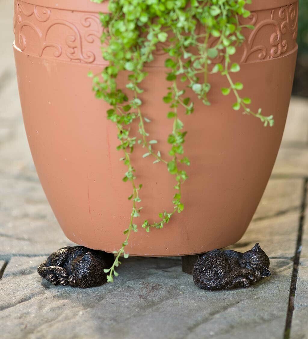 Set of Decorative Plant Holders in Animal Design