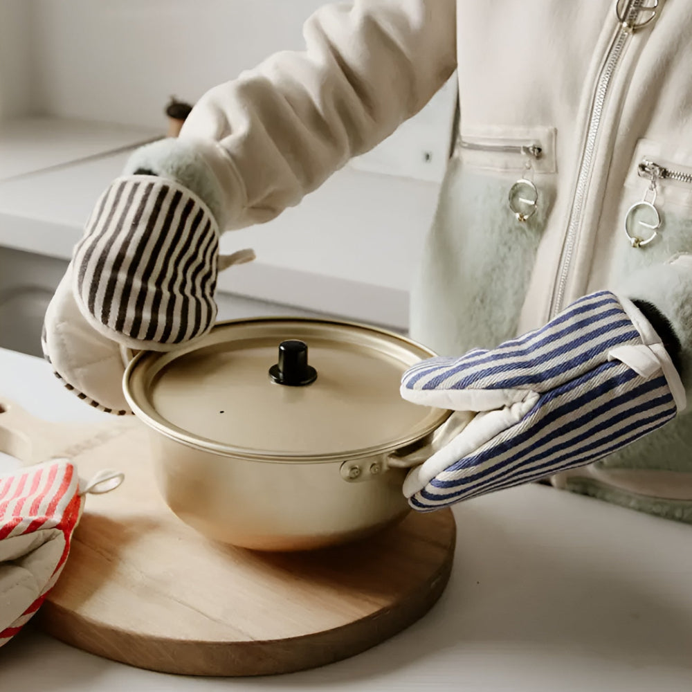 Elegant Striped Oven Mitts for Safe Cooking
