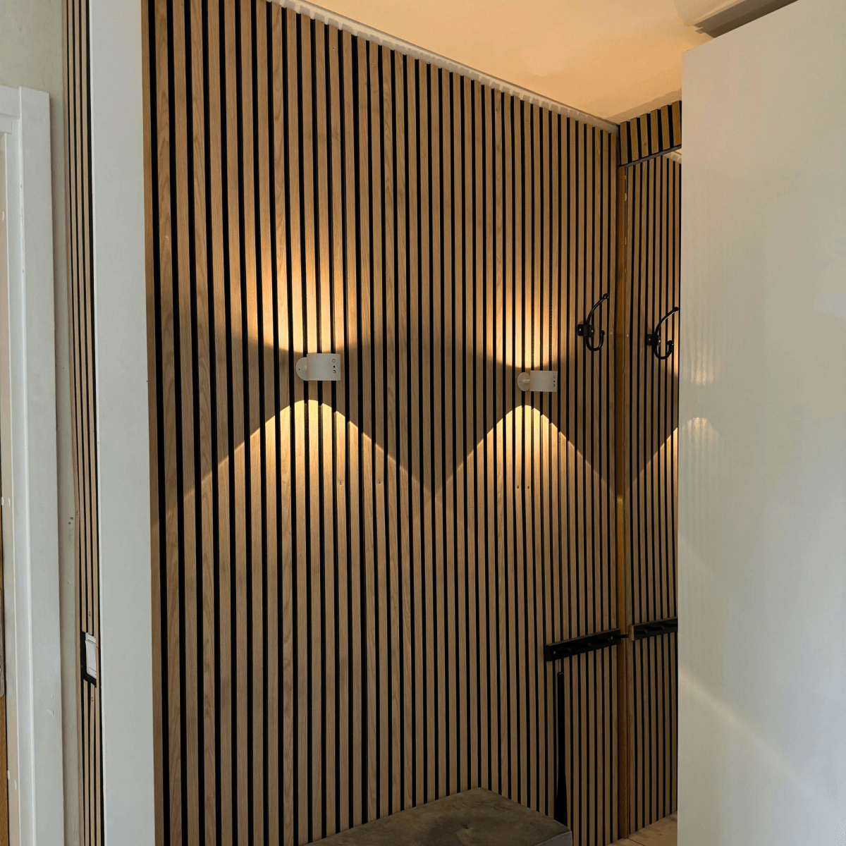 Wireless LED Wall Light