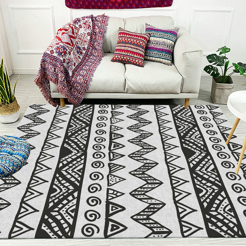 Gray Triangle-Diamond Pattern Southwestern Rug – Polyester, Pet-Friendly Home Decor