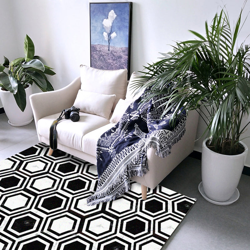 Modern Hexagon Pattern Area Rug in Black and White - Machine Washable Polyester