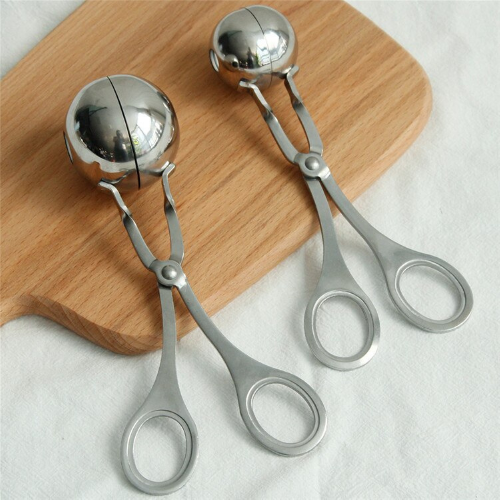 Perfectly Shaped Meatball Maker (+ 1 Bonus Mini Scoop)