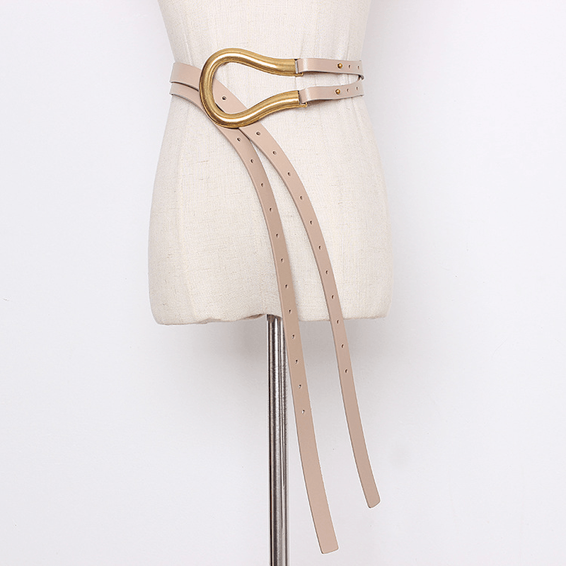 Large U-Shaped Belt with Curved Metal Horseshoe Buckle
