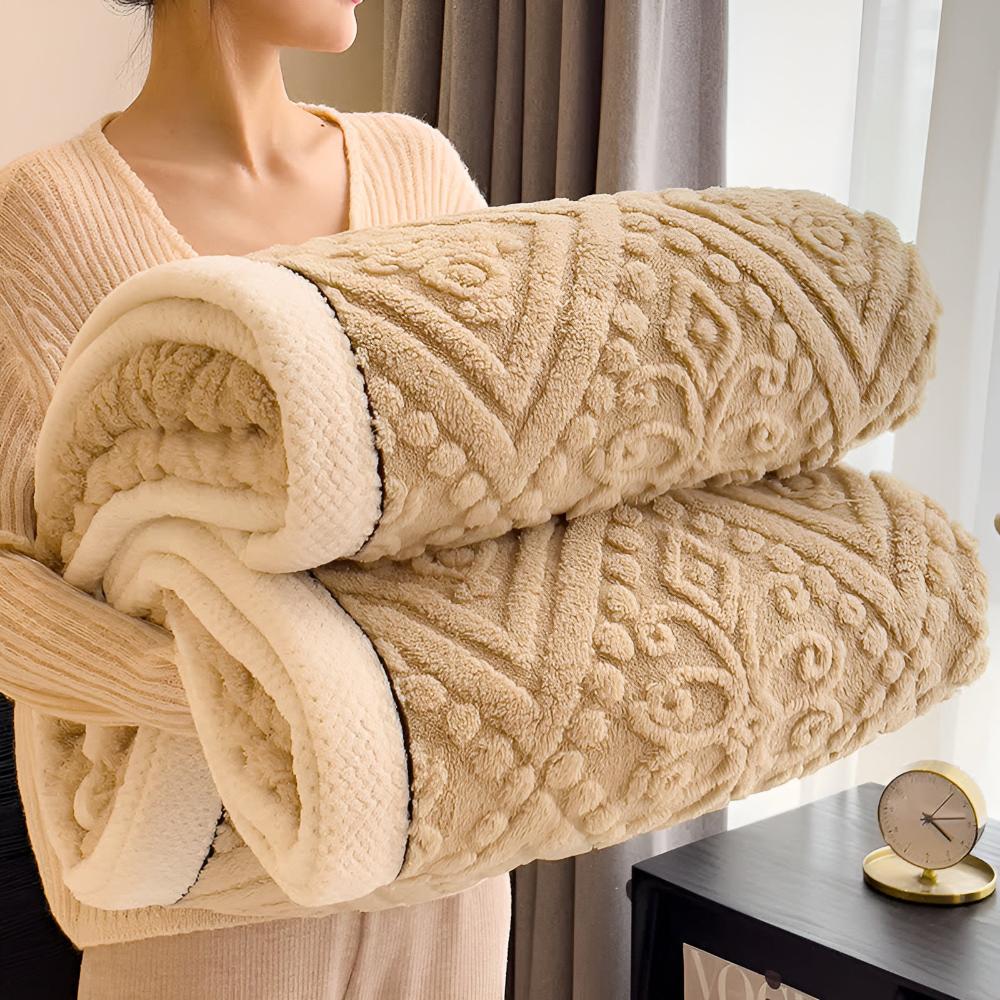 Luxurious Velvet Sherpa Blanket for Year-Round Comfort