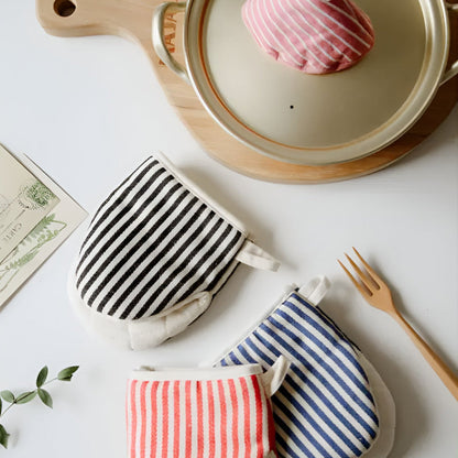 Elegant Striped Oven Mitts for Safe Cooking