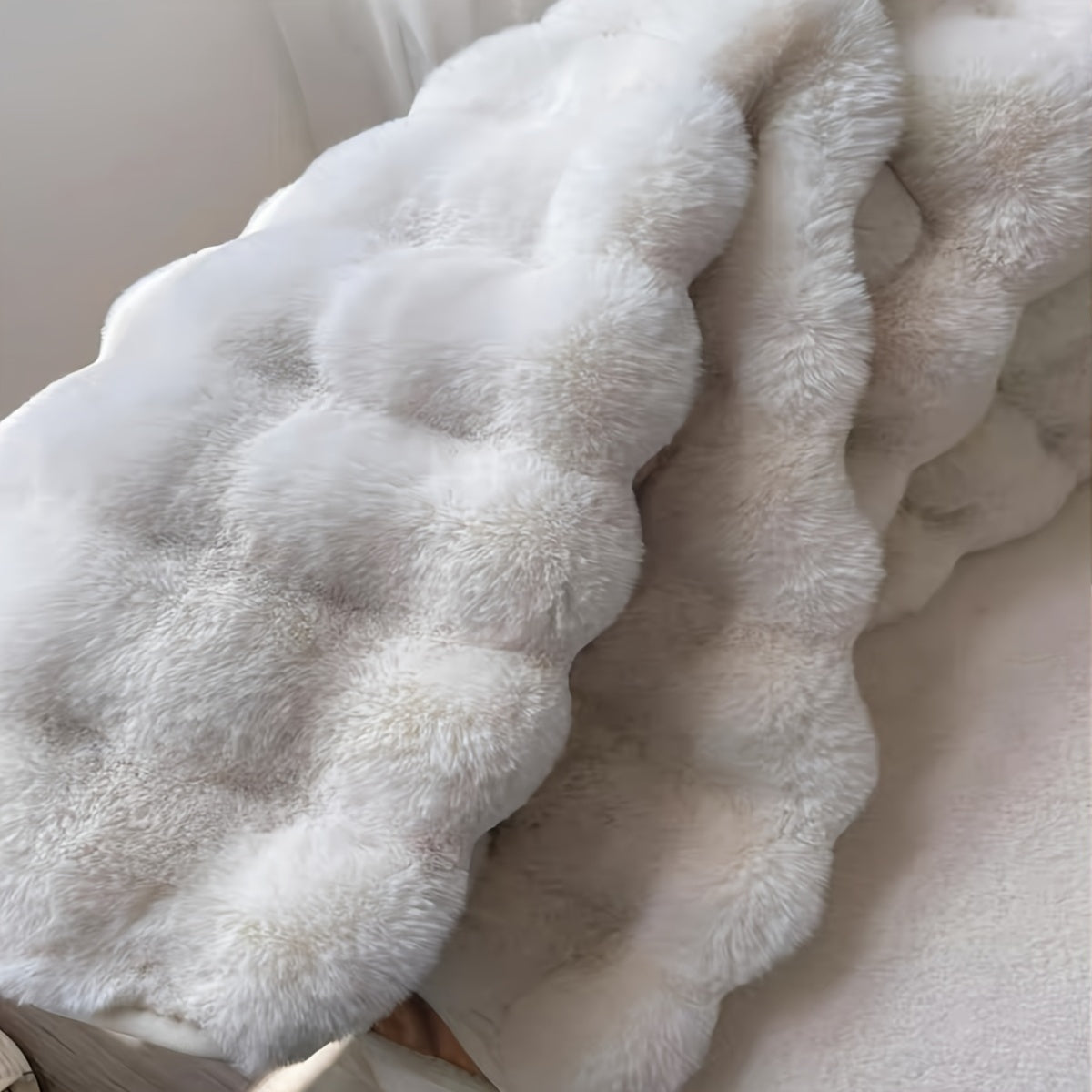 Soft Plush Circular Area Carpet - Fluffy Round Rug for Bedroom Decor
