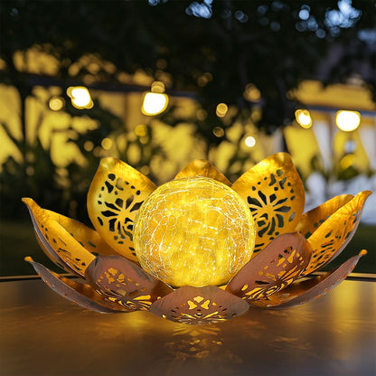Solar Garden Lamp in Lotus Design