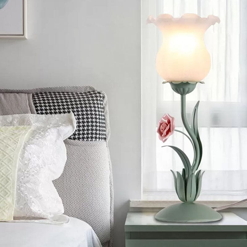 Flower-Themed Table Lamp for Bedroom Decoration