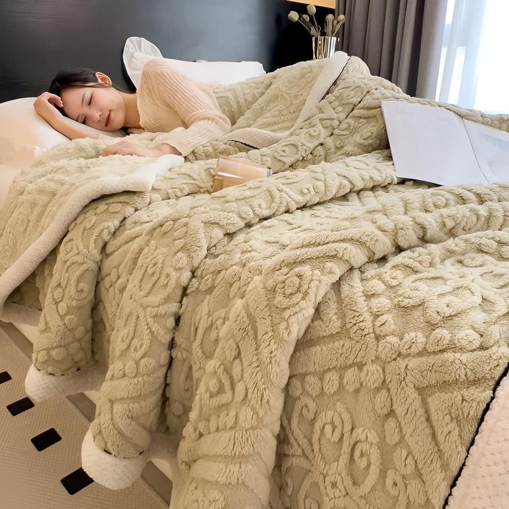 Luxurious Velvet Sherpa Blanket for Year-Round Comfort