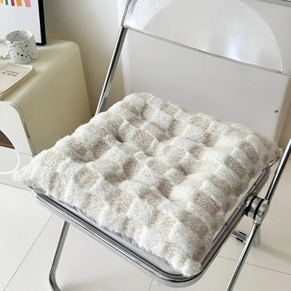 Plush Checkered Comfort Seat Cushion for Cozy Living