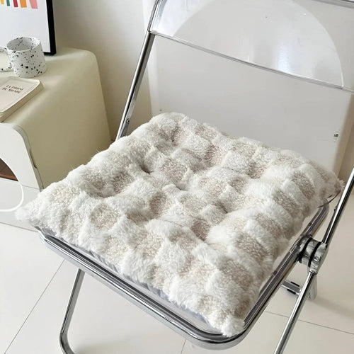 Plush Checkered Comfort Seat Cushion for Cozy Living