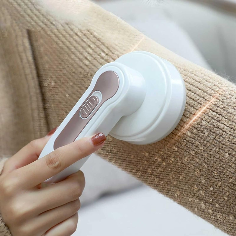 Rechargeable Fabric Shaver with Triple Blade System