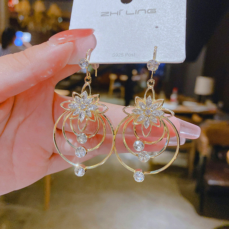 Elegant Gilded Petal Hoop Earrings