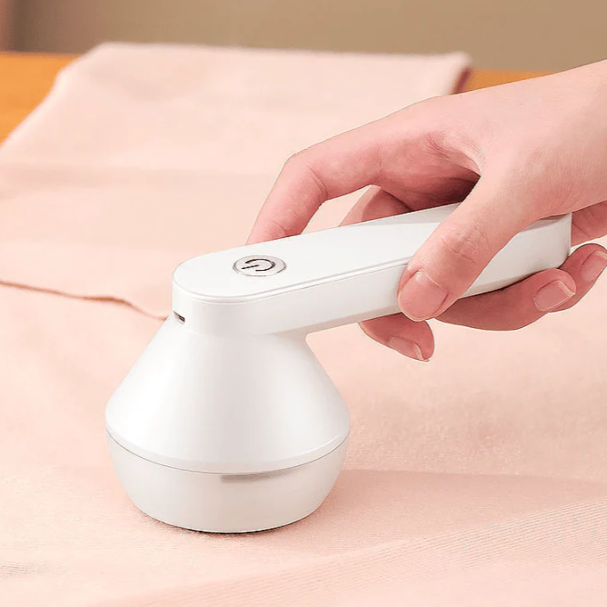 Rechargeable Fabric Shaver for Fluff and Lint Removal