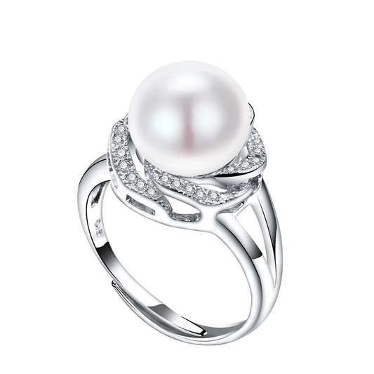 Adjustable Ring with Pearls for Elegant Fashion