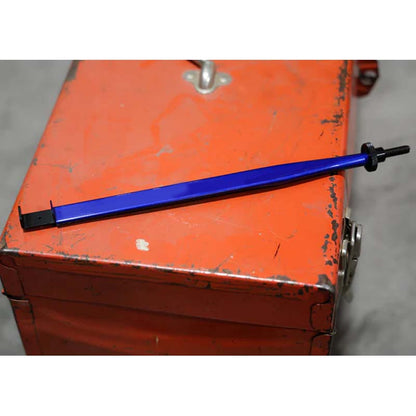 Compact Reach Tool for Tight Spaces