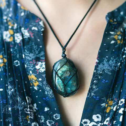 Labradorite Necklace – Mystical and Energizing Jewelry for Personal Strength