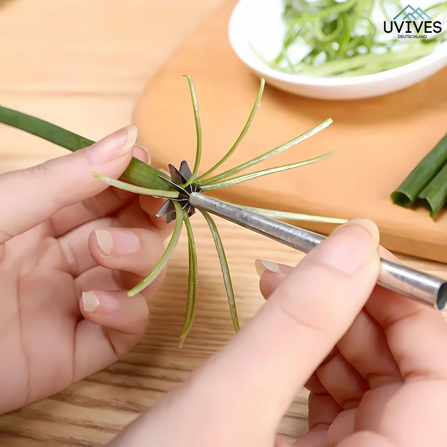 Plum Blossom Onion Cutter in Zinc Alloy