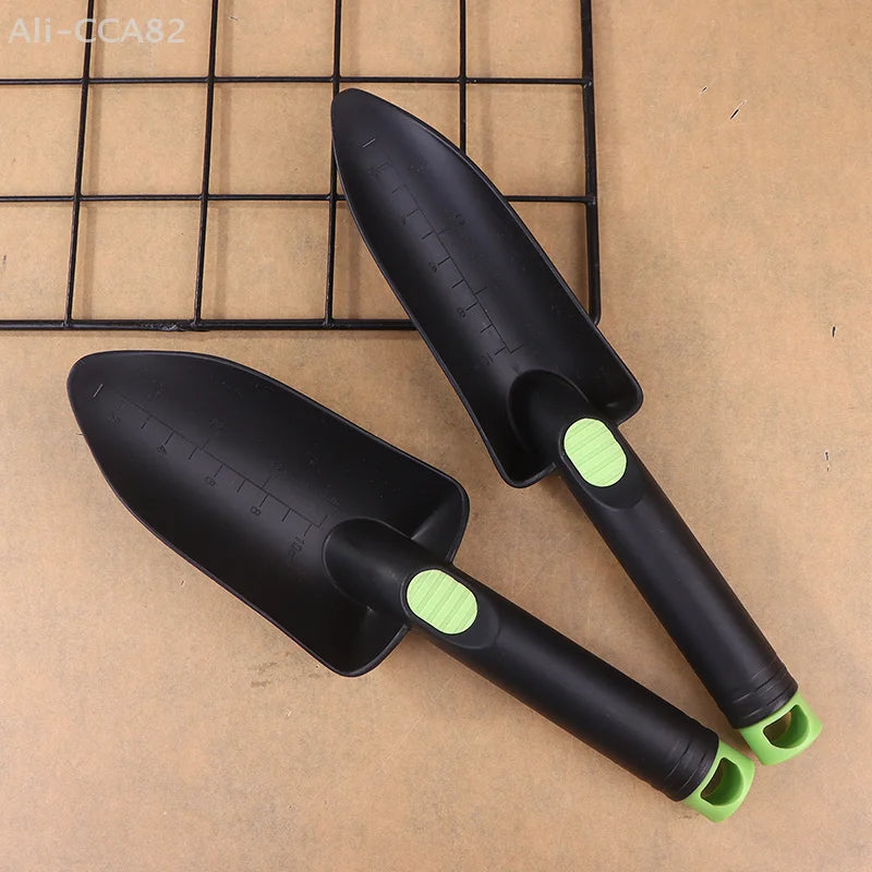 Compact and Durable Mini Hand Shovel for Soil and Sand