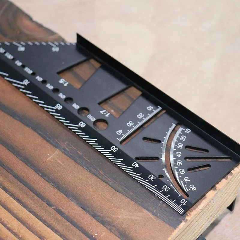 3D Angle Measurement Tool for Mitre Cuts