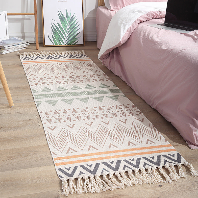 Geometric Print Bedroom Rug in Multicolor – Machine Washable with Tassels