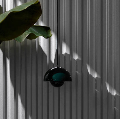 Elegant Sphere Pendant Light – Modern Ceiling Illumination