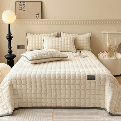 Soft and Elegant Bedspread with Modern Square Pattern