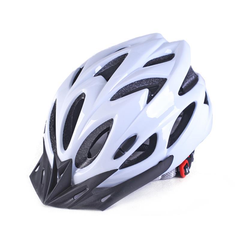 Aerodynamic Cycling Helmet for Enhanced Performance
