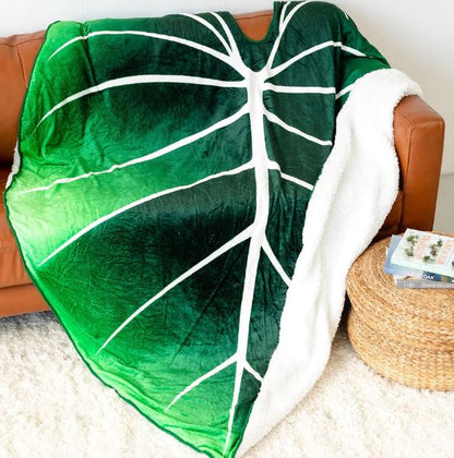 Leaf-Shaped Fleece Blanket – Last Day Discount