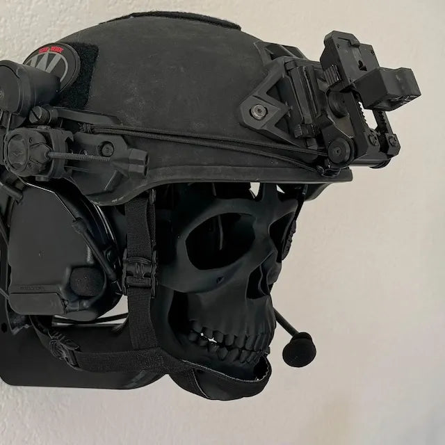 3D Skull Helmet Showcase Stand
