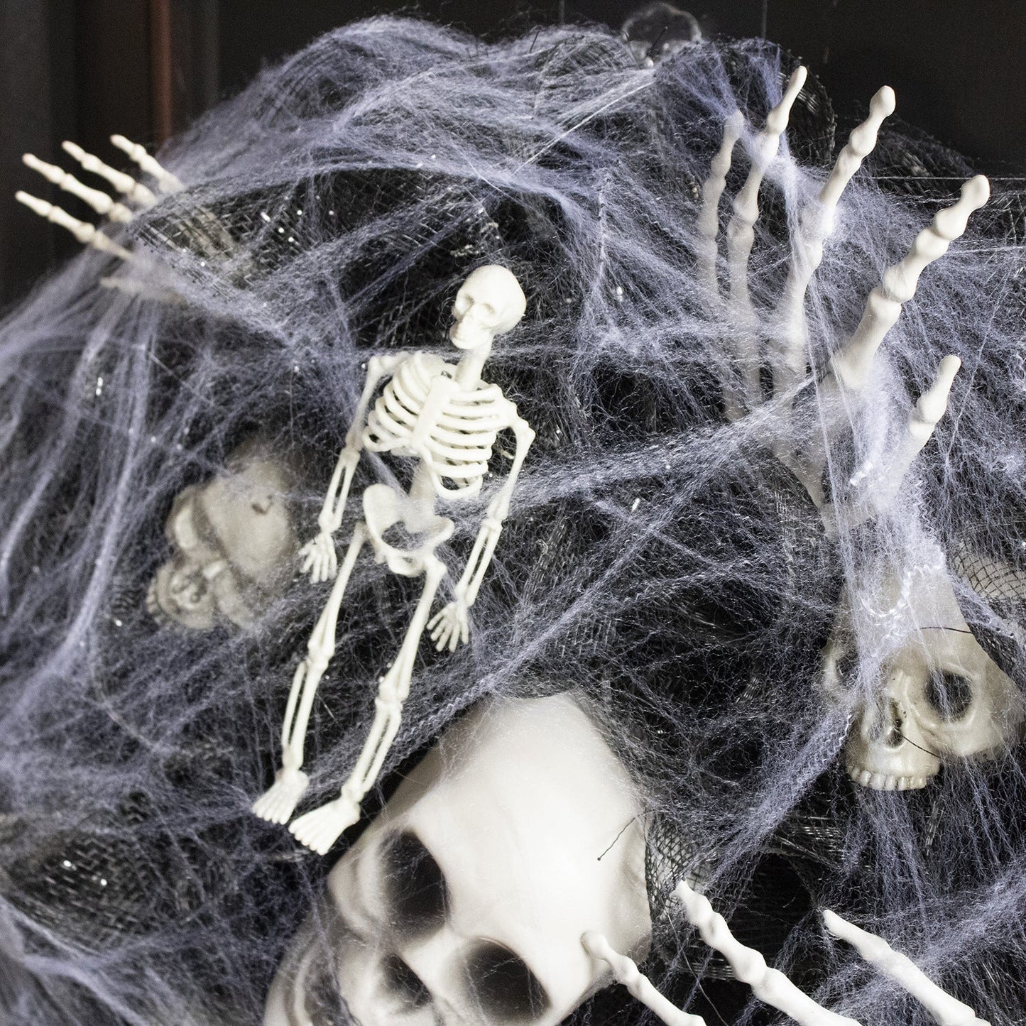 Halloween Mesh Wreath – Skull Garland for Door and Wall Decor
