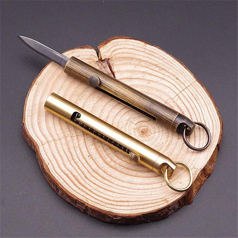 Keychain with Retractable Blade for Convenient Use