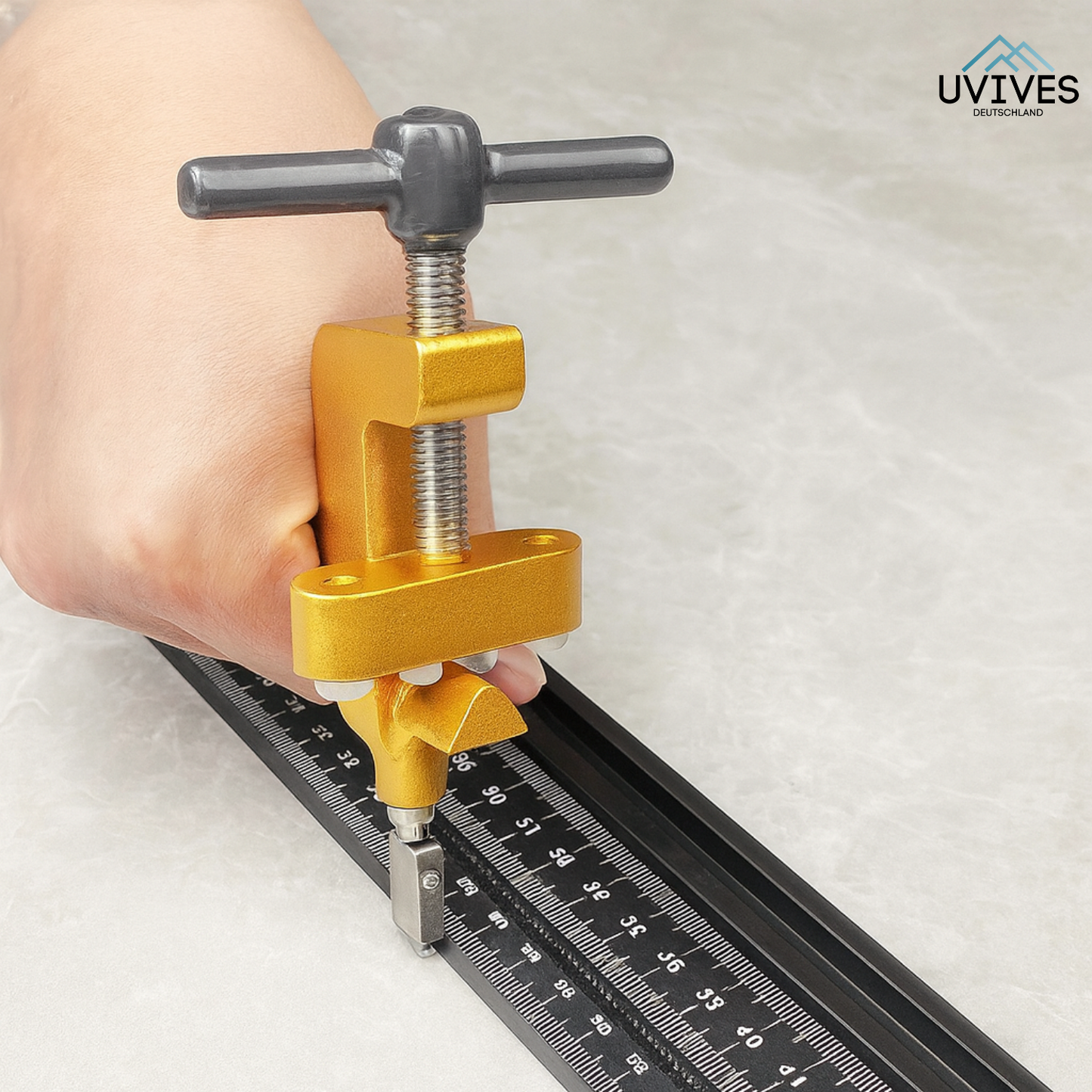 Portable Cutting Tool – Clean Cuts Like a Professional!