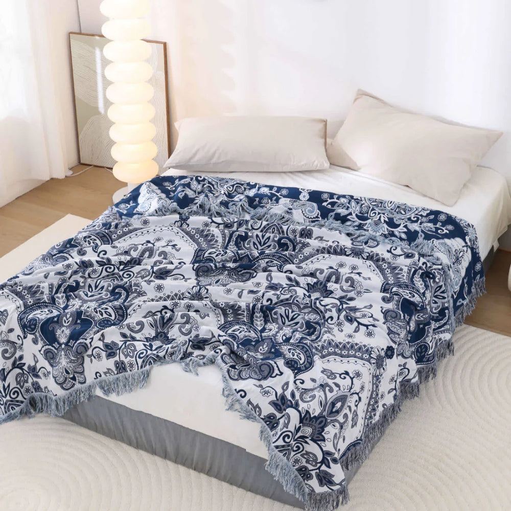 Chic Cotton Tassel Throw for Elegant Living Spaces