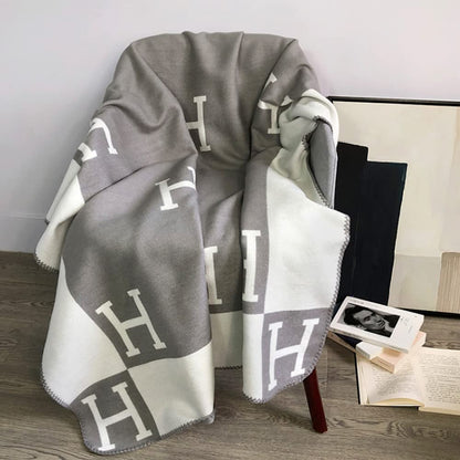 Elegant Isabelle Cashmere Blanket – Luxury Home Throw