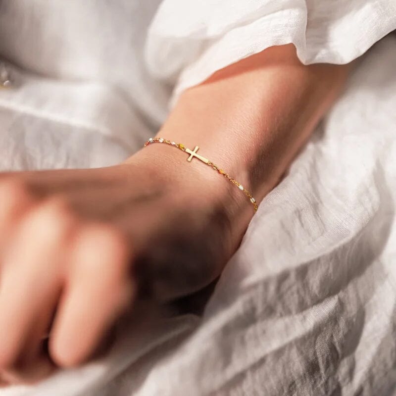 Cross Bracelet for Friendship and Faith – Adjustable in Silver or Gold – Gift Box Available