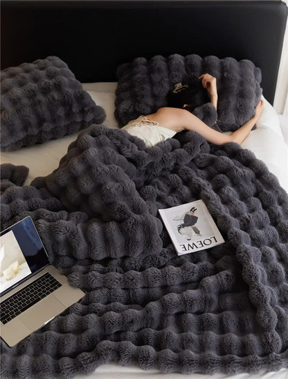 Plush Luxury Blanket for Cozy Warmth and Comfort