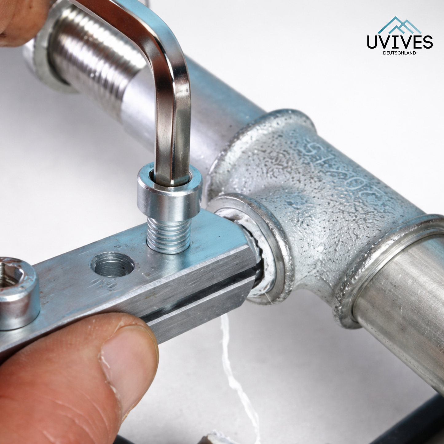 Effortlessly Remove Stuck Screws without Damage – Handy Tool